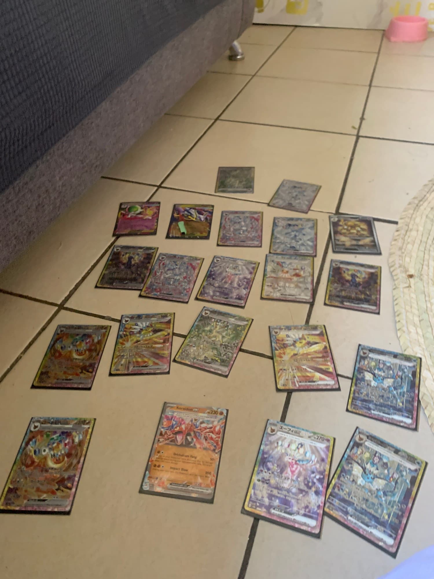 Lote de Cartas Pokémon TCG Coleccionables - Varias Ediciones y Rarezas