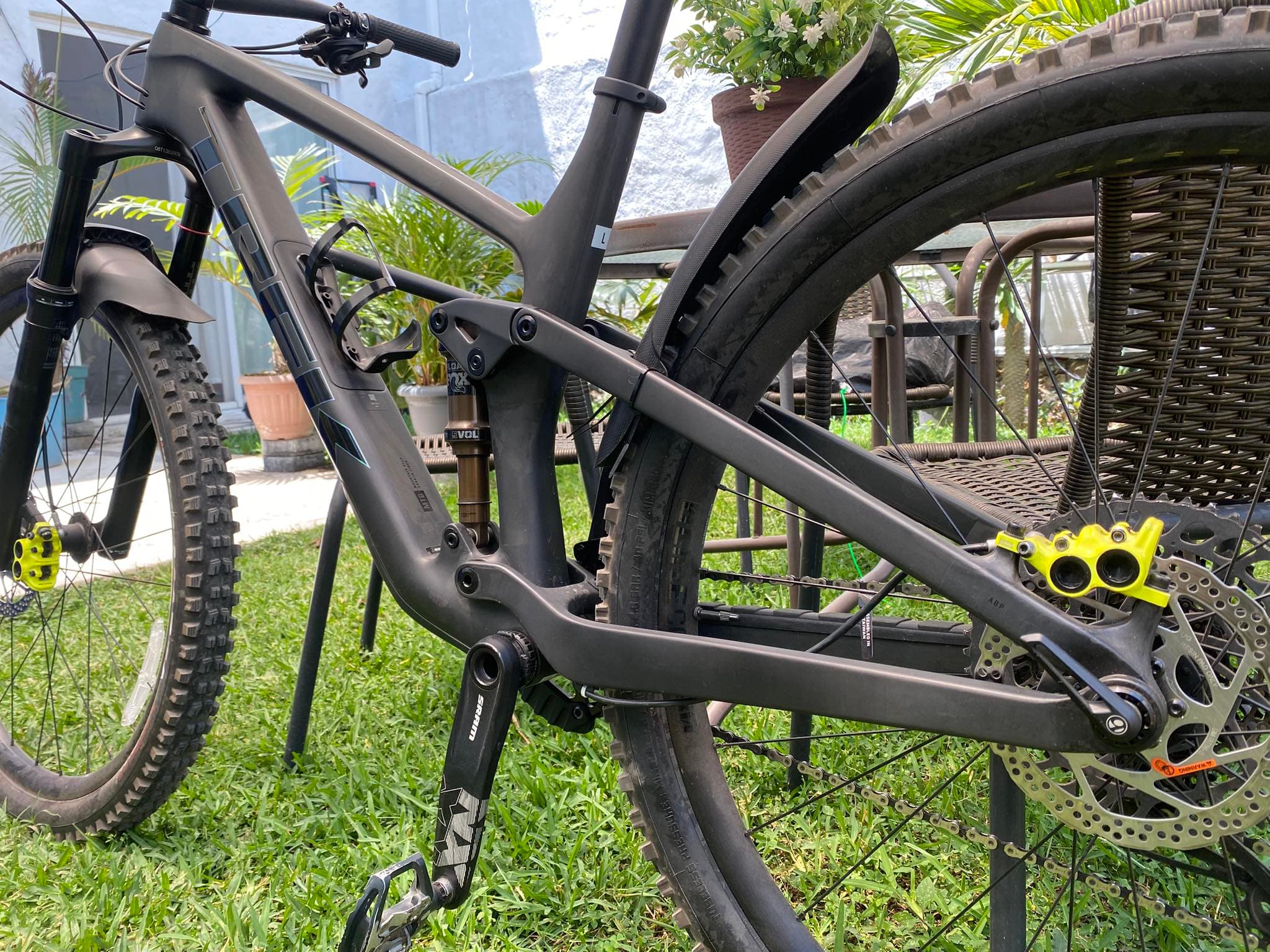 Bicicleta de Montaña Trek Top Fuel Full Suspensión - SRAM Eagle 12v